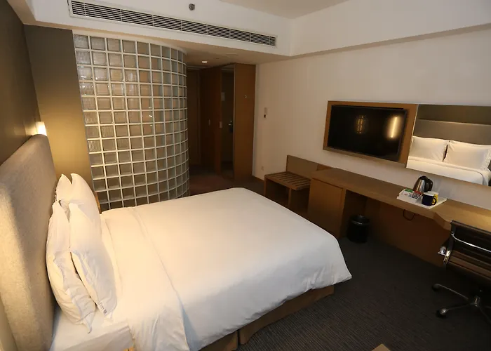 Holiday Inn Express Shanghai Jinsha By Ihg