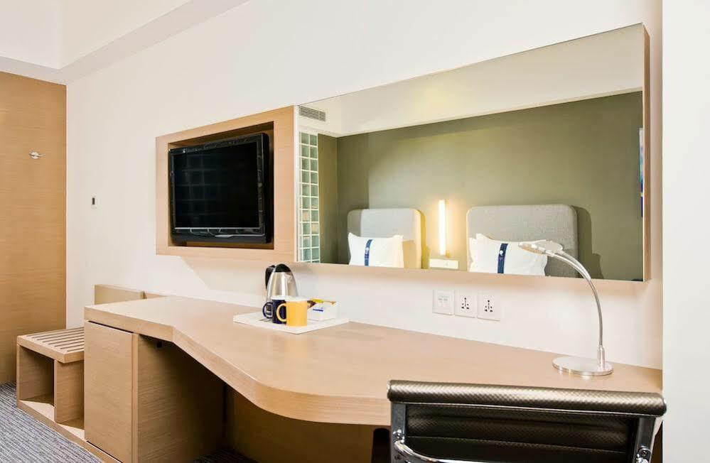 โรงแรม Express Jinsha By Ihg 4*